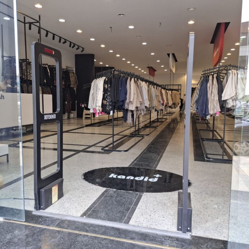 سیستم های ضد سرقت و امنیتی فروشگاهی ایمن شاپ شایا نمونه کار اجرا شده